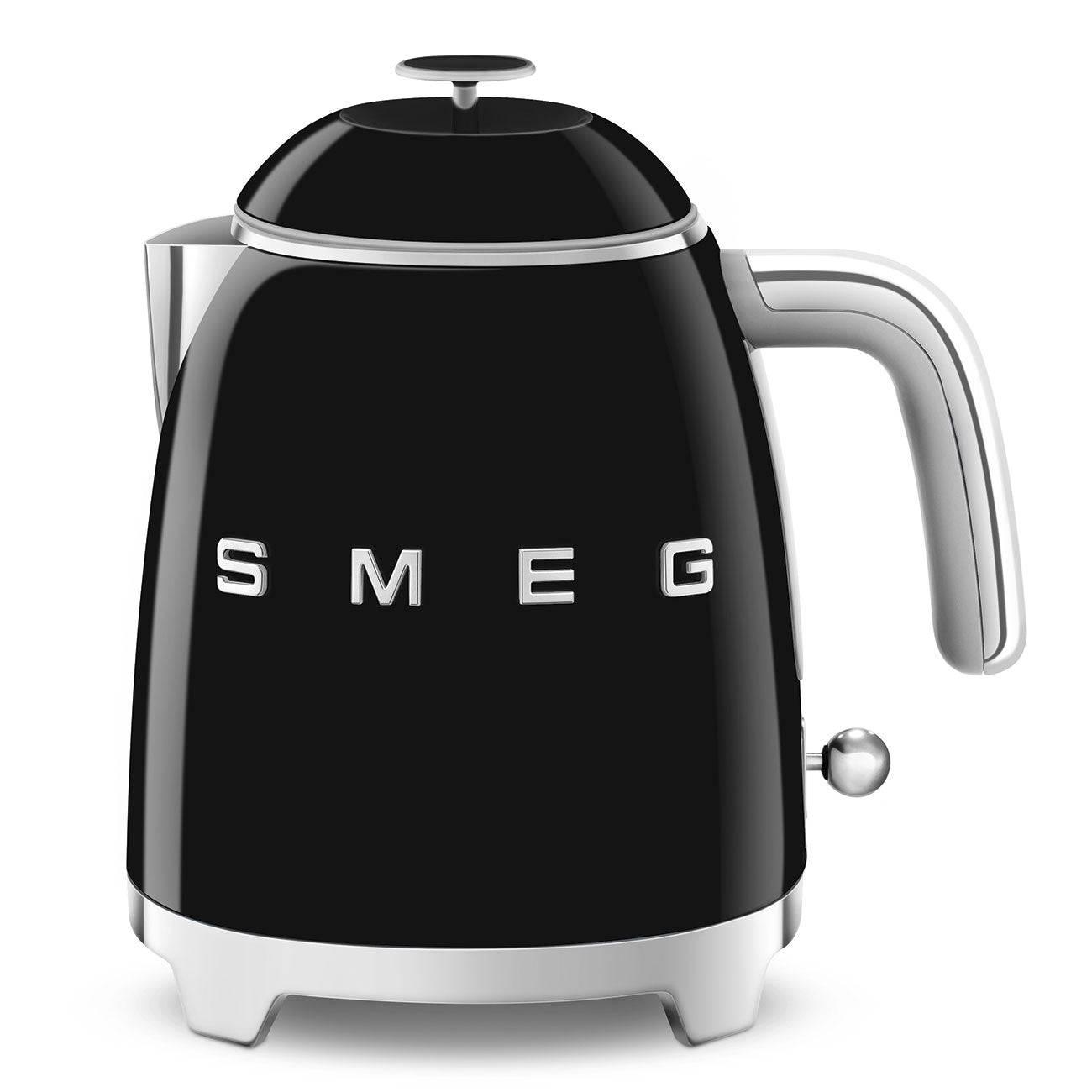 Smeg Mini-Wasserkocher KLF05BLEU | Schwarz | Edelstahl | 0,8 Liter - Smeg Store Berlin by W.I.R Handels-GmbH